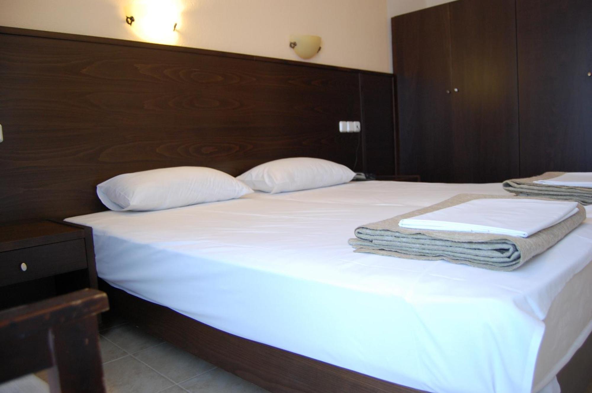מקריגיאלוס Hotel Achillion מראה חיצוני תמונה