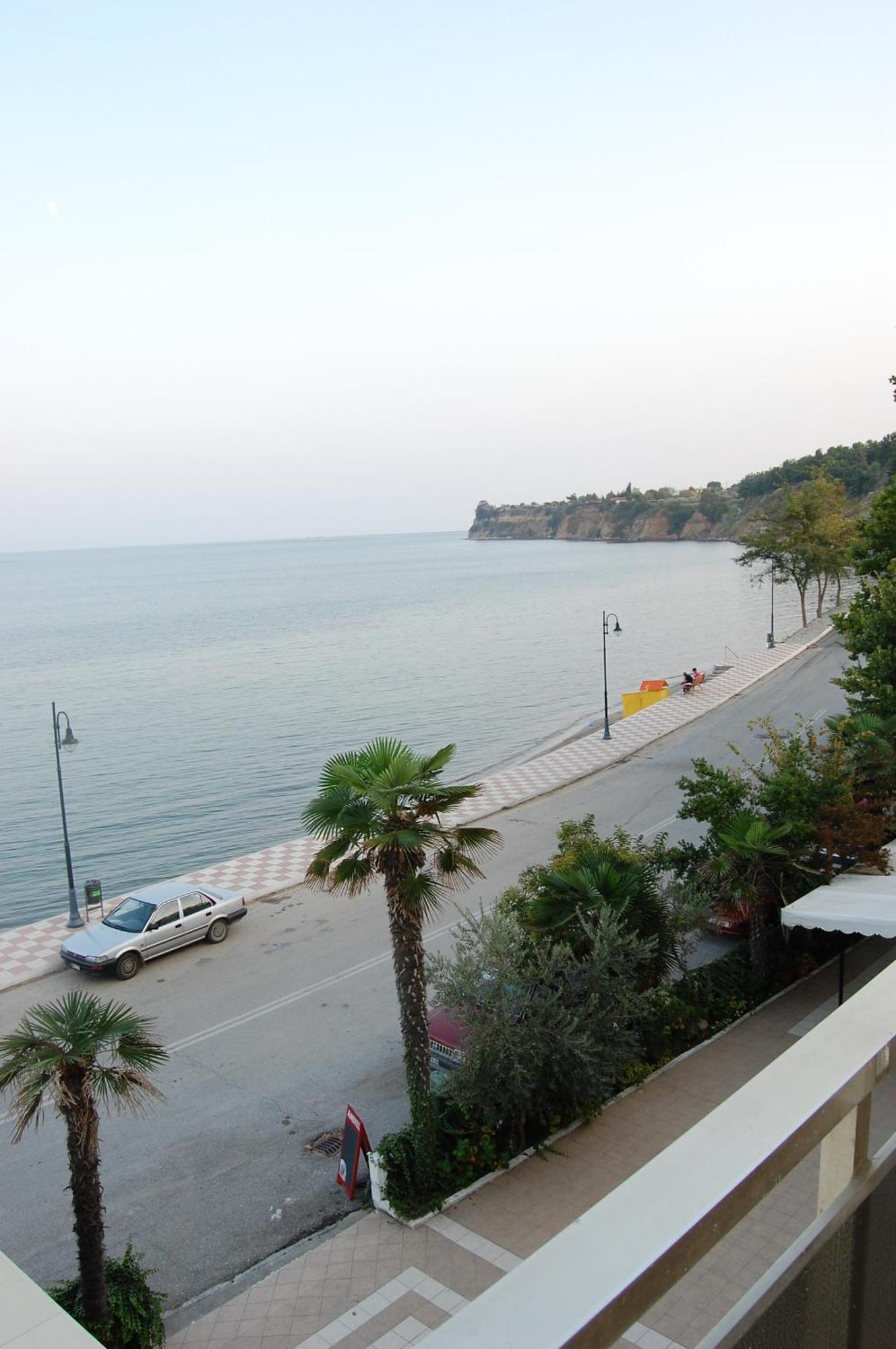 מקריגיאלוס Hotel Achillion מראה חיצוני תמונה