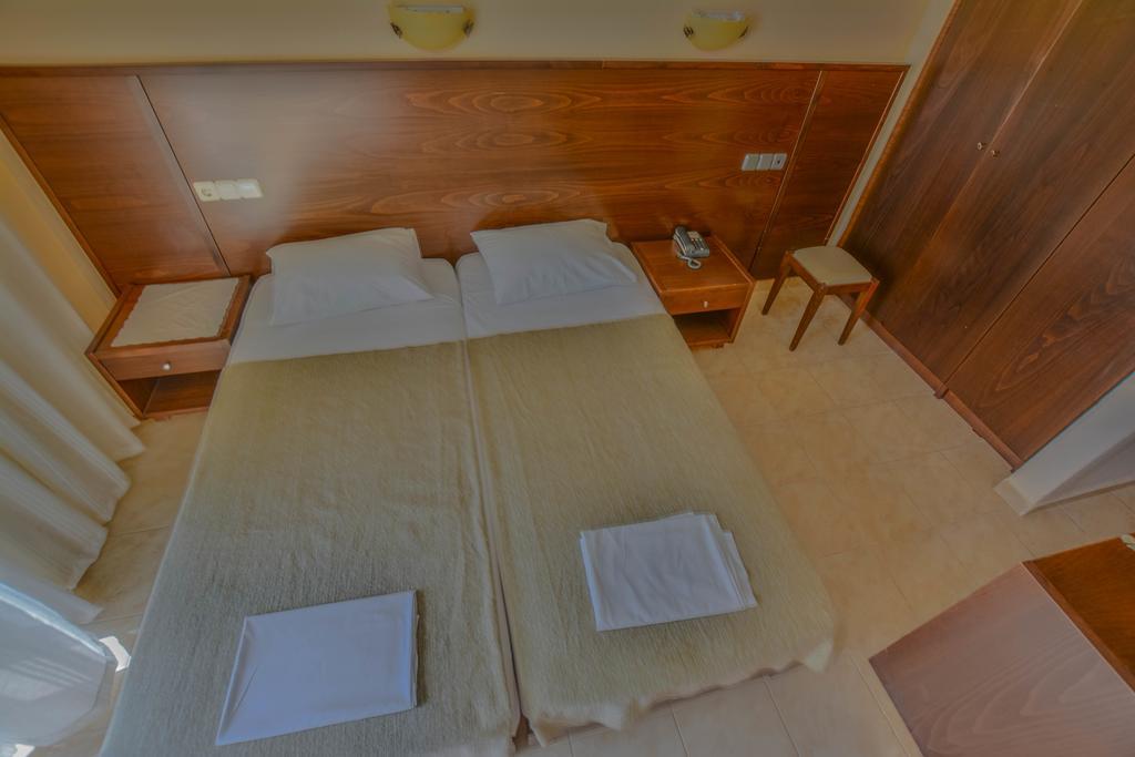 מקריגיאלוס Hotel Achillion מראה חיצוני תמונה