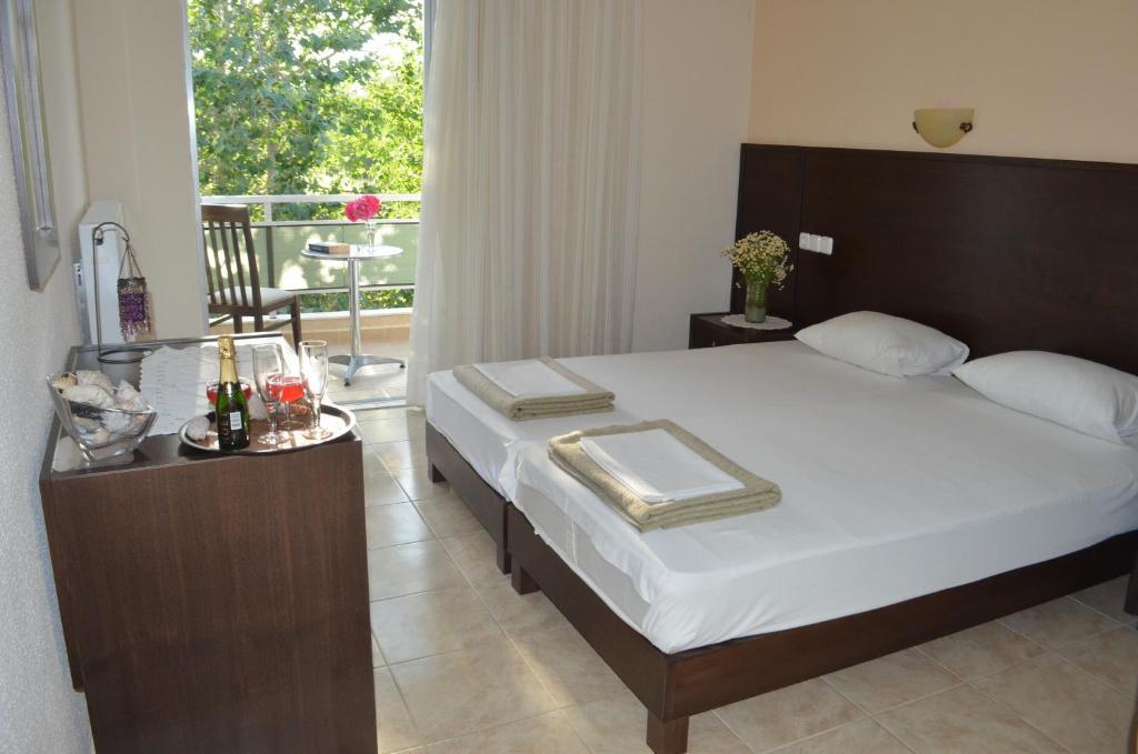 מקריגיאלוס Hotel Achillion מראה חיצוני תמונה