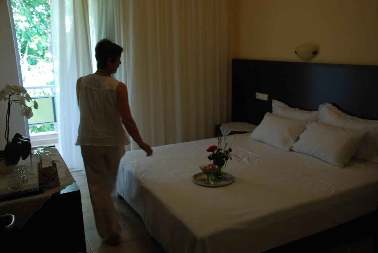 מקריגיאלוס Hotel Achillion מראה חיצוני תמונה