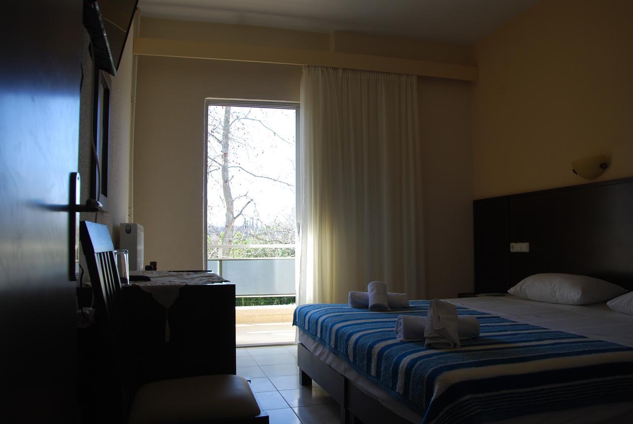מקריגיאלוס Hotel Achillion מראה חיצוני תמונה