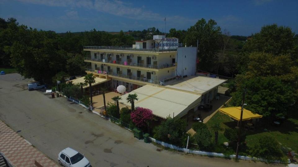 מקריגיאלוס Hotel Achillion מראה חיצוני תמונה